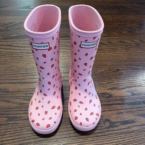 Hunter Pink Strawberry Rain Boots - Size 13